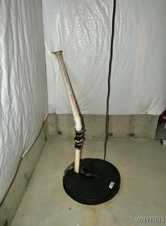 4283 Regents Park, Hamburg, New York 14075, Hamburg, New York 14075, 3 Bedrooms Bedrooms, 11 Rooms Rooms,2 BathroomsBathrooms,Residential,For Sale,4283 Regents Park, Hamburg, New York 14075,0,B1647551