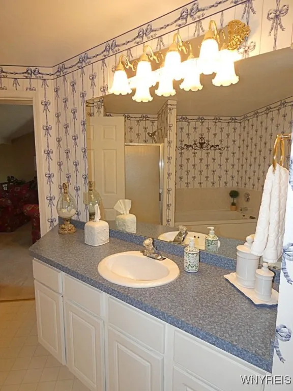 4283 Regents Park, Hamburg, New York 14075, Hamburg, New York 14075, 3 Bedrooms Bedrooms, 11 Rooms Rooms,2 BathroomsBathrooms,Residential,For Sale,4283 Regents Park, Hamburg, New York 14075,0,B1647551