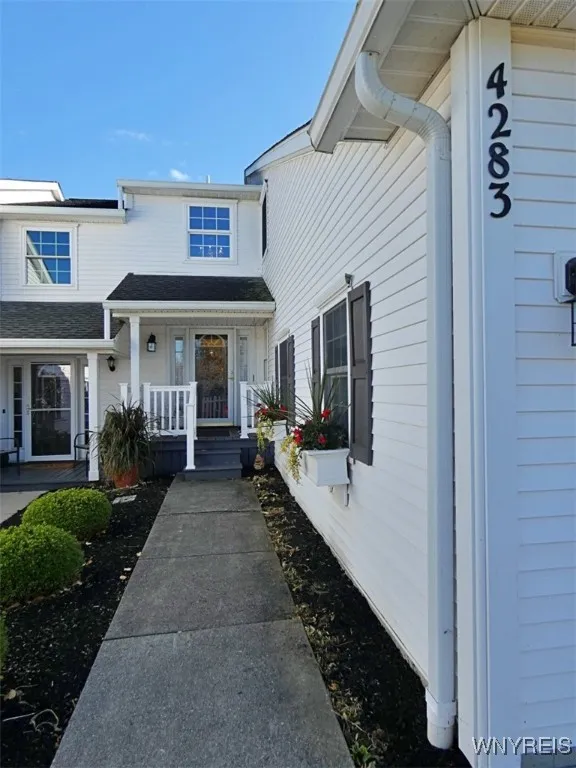 4283 Regents Park, Hamburg, New York 14075, Hamburg, New York 14075, 3 Bedrooms Bedrooms, 11 Rooms Rooms,2 BathroomsBathrooms,Residential,For Sale,4283 Regents Park, Hamburg, New York 14075,0,B1647551