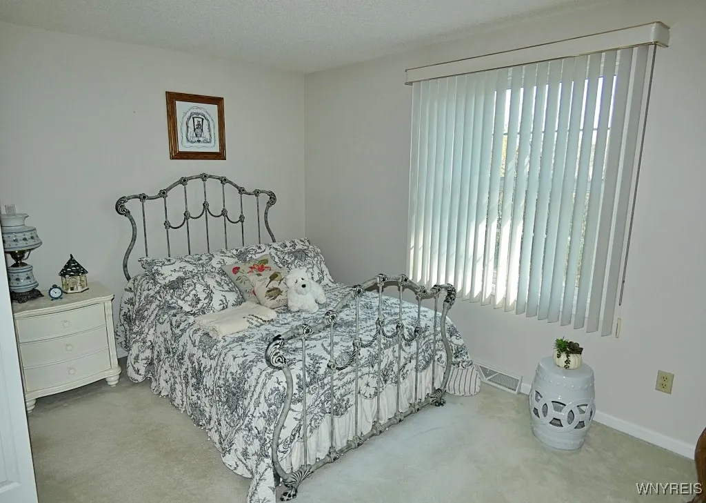 4283 Regents Park, Hamburg, New York 14075, Hamburg, New York 14075, 3 Bedrooms Bedrooms, 11 Rooms Rooms,2 BathroomsBathrooms,Residential,For Sale,4283 Regents Park, Hamburg, New York 14075,0,B1647551