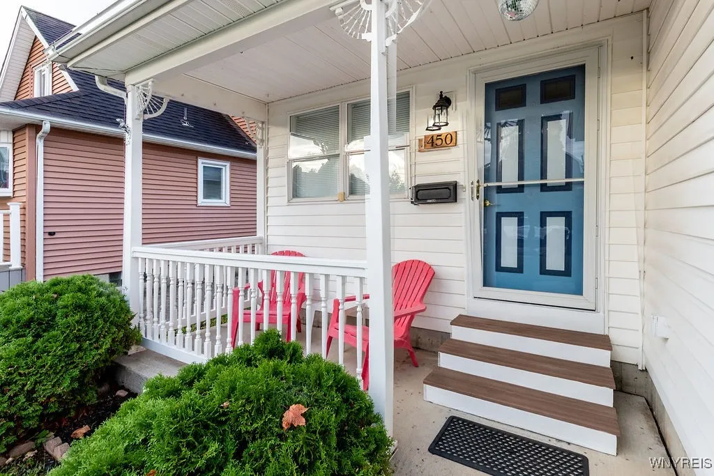 450 University Avenue, Tonawanda, New York 14223, Tonawanda, New York 14223, 2 Bedrooms Bedrooms, 5 Rooms Rooms,1 BathroomBathrooms,Residential,For Sale,450 University Avenue, Tonawanda, New York 14223,0,B1647395