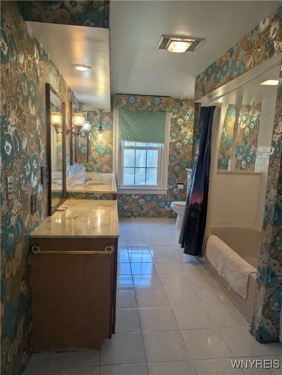 Unit 1 full bath, 2nd floor