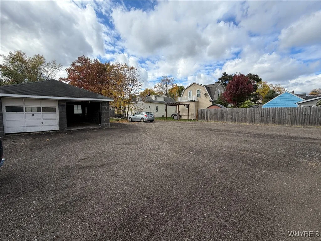 352 Fletcher Street, Tonawanda, New York 14150, Tonawanda, New York 14150, 7 Bedrooms Bedrooms, ,Multi Family,For Sale,352 Fletcher Street, Tonawanda, New York 14150,0,B1647586
