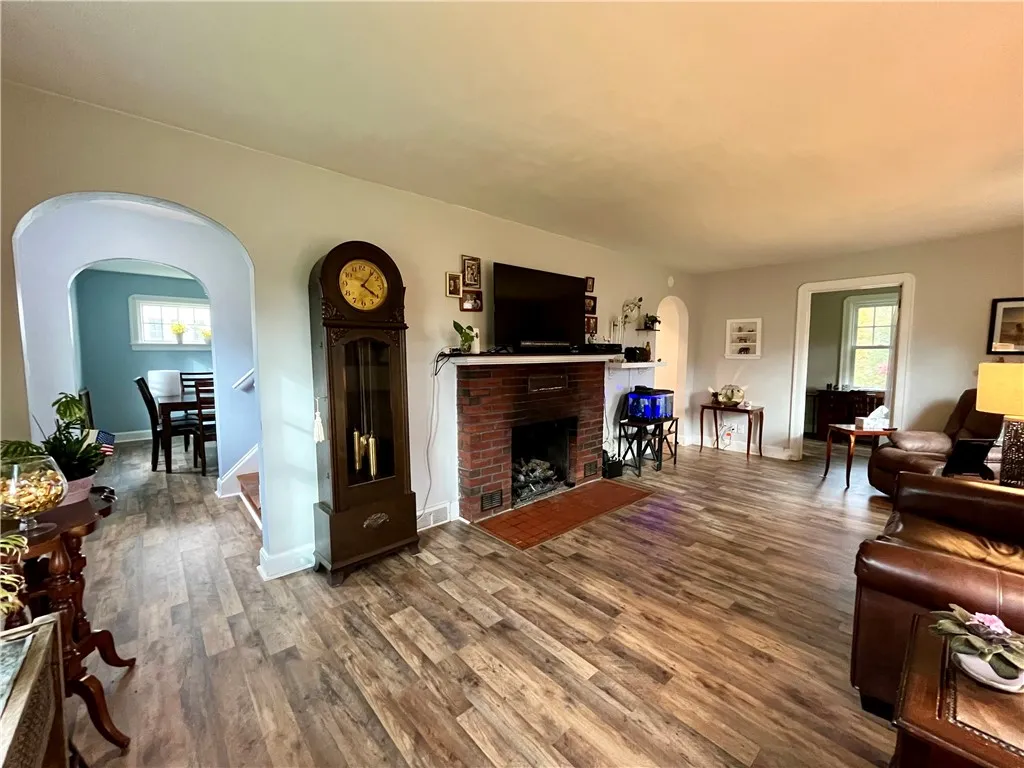 518 Larchmont Road, Elmira, New York 14905, Elmira, New York 14905, 2 Bedrooms Bedrooms, 6 Rooms Rooms,1 BathroomBathrooms,Residential,For Sale,518 Larchmont Road, Elmira, New York 14905,0,R1647580