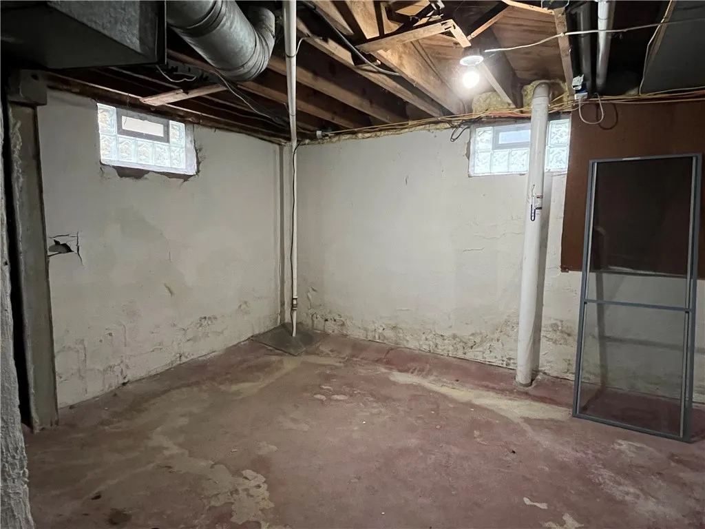 518 Larchmont Road, Elmira, New York 14905, Elmira, New York 14905, 2 Bedrooms Bedrooms, 6 Rooms Rooms,1 BathroomBathrooms,Residential,For Sale,518 Larchmont Road, Elmira, New York 14905,0,R1647580