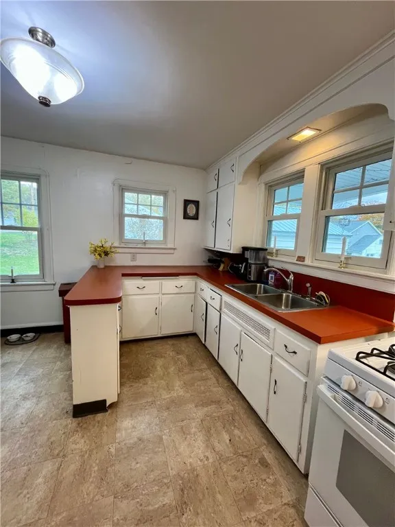 518 Larchmont Road, Elmira, New York 14905, Elmira, New York 14905, 2 Bedrooms Bedrooms, 6 Rooms Rooms,1 BathroomBathrooms,Residential,For Sale,518 Larchmont Road, Elmira, New York 14905,0,R1647580