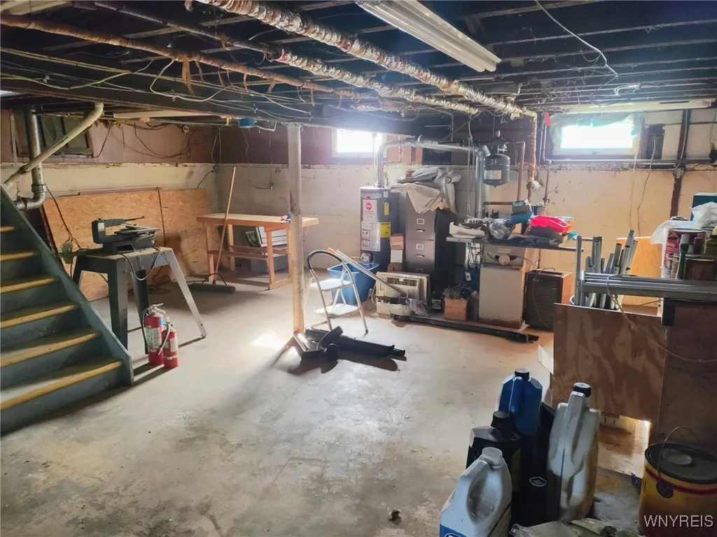 4096 Beach Ridge Road, Pendleton, New York 14120, Pendleton, New York 14120, 3 Bedrooms Bedrooms, 6 Rooms Rooms,1 BathroomBathrooms,Residential,For Sale,4096 Beach Ridge Road, Pendleton, New York 14120,0,B1647437