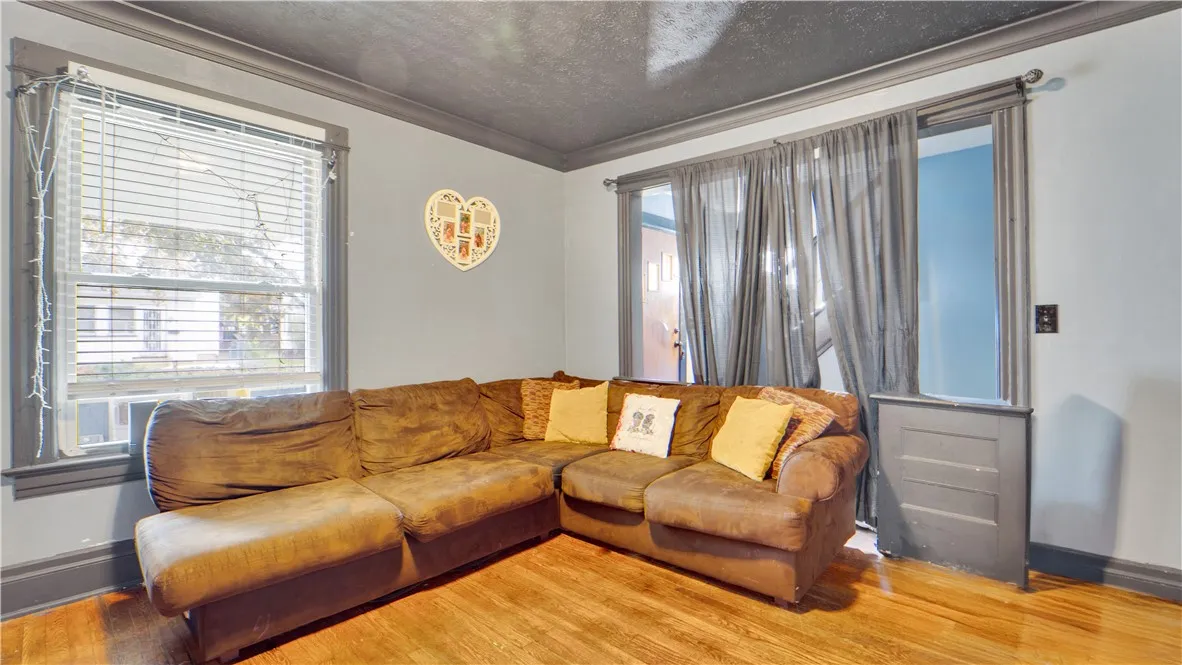 45 Newcomb Street, Rochester, New York 14609, Rochester, New York 14609, 3 Bedrooms Bedrooms, 6 Rooms Rooms,1 BathroomBathrooms,Residential,For Sale,45 Newcomb Street, Rochester, New York 14609,0,R1645486