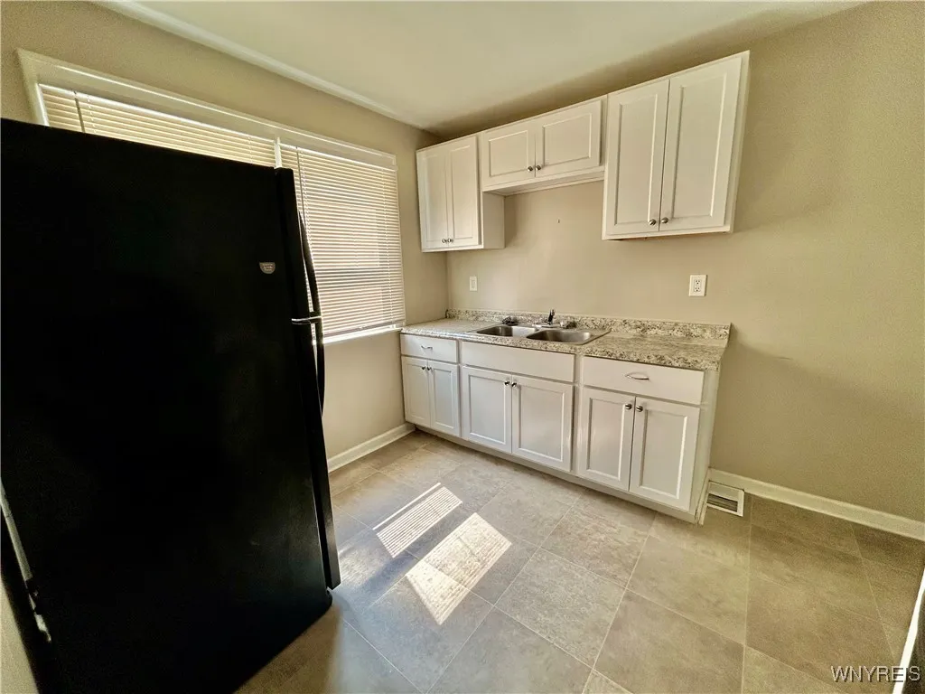 59 Knox Avenue Upper, Buffalo, New York 14216, Buffalo, New York 14216, 2 Bedrooms Bedrooms, 5 Rooms Rooms,1 BathroomBathrooms,Residential Lease,For Rent,59 Knox Avenue Upper, Buffalo, New York 14216,0,B1647598