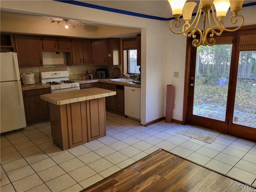 713 Hawley Avenue, Syracuse, New York 13203, Syracuse, New York 13203, 3 Bedrooms Bedrooms, 6 Rooms Rooms,1 BathroomBathrooms,Residential,For Sale,713 Hawley Avenue, Syracuse, New York 13203,0,S1647177