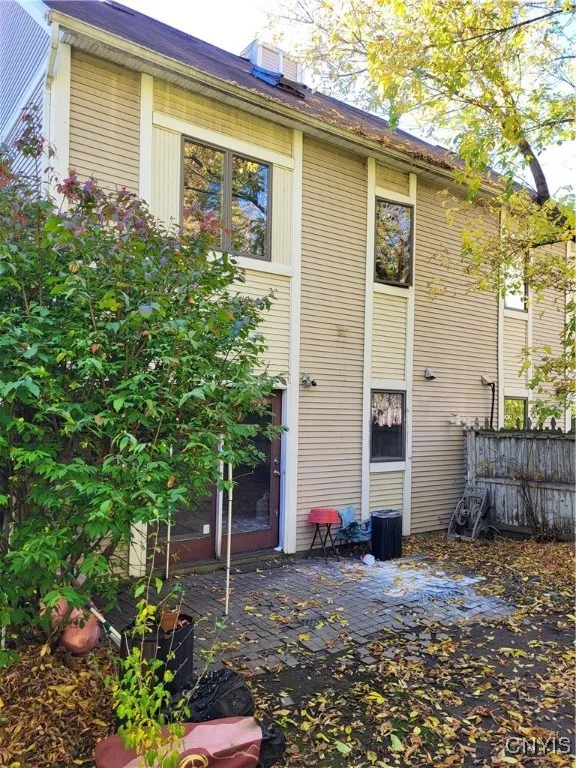 713 Hawley Avenue, Syracuse, New York 13203, Syracuse, New York 13203, 3 Bedrooms Bedrooms, 6 Rooms Rooms,1 BathroomBathrooms,Residential,For Sale,713 Hawley Avenue, Syracuse, New York 13203,0,S1647177