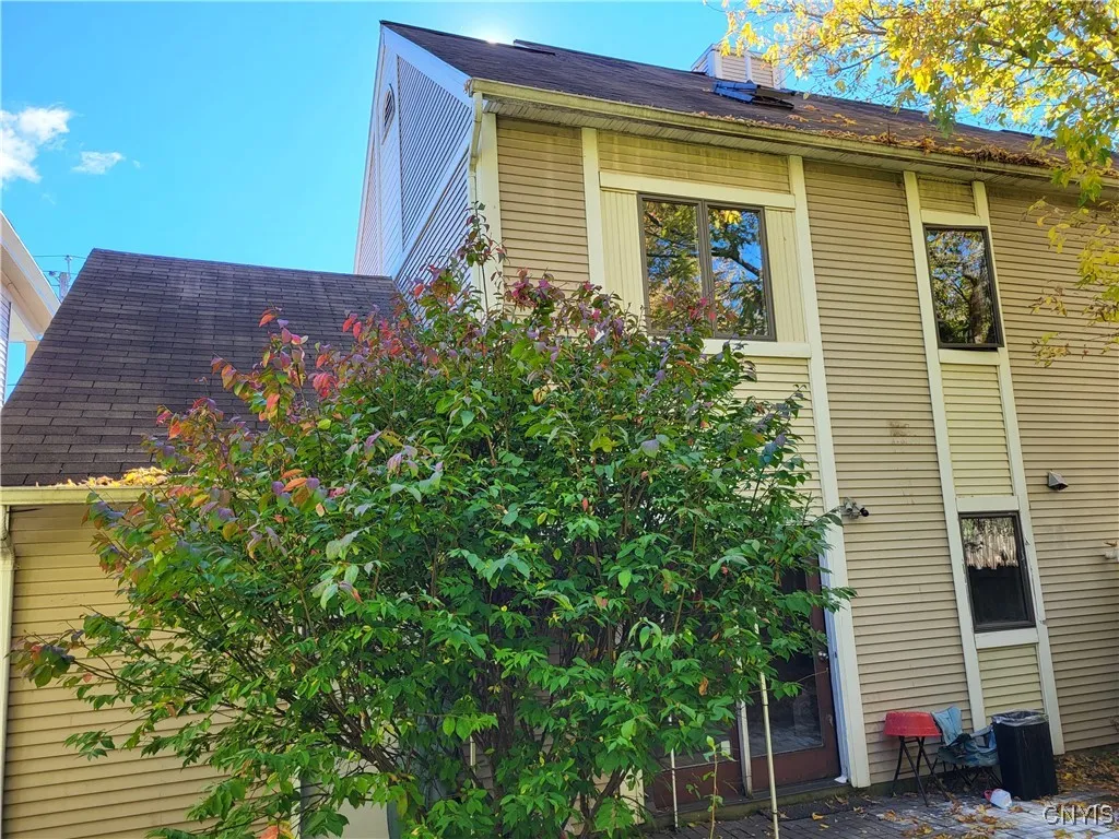 713 Hawley Avenue, Syracuse, New York 13203, Syracuse, New York 13203, 3 Bedrooms Bedrooms, 6 Rooms Rooms,1 BathroomBathrooms,Residential,For Sale,713 Hawley Avenue, Syracuse, New York 13203,0,S1647177