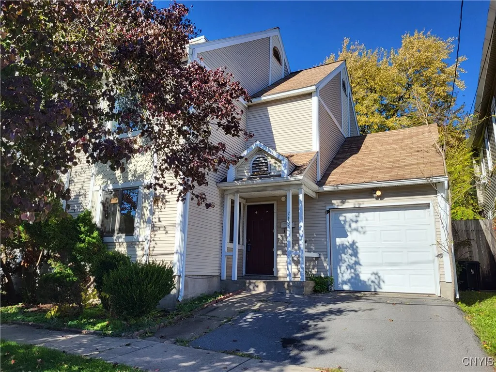 713 Hawley Avenue, Syracuse, New York 13203, Syracuse, New York 13203, 3 Bedrooms Bedrooms, 6 Rooms Rooms,1 BathroomBathrooms,Residential,For Sale,713 Hawley Avenue, Syracuse, New York 13203,0,S1647179
