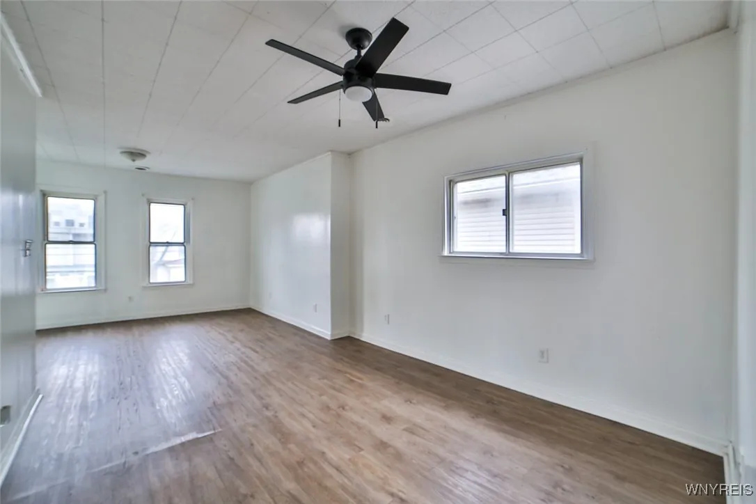 42 Buffum Street Upper, Buffalo, New York 14210, Buffalo, New York 14210, 3 Bedrooms Bedrooms, 5 Rooms Rooms,1 BathroomBathrooms,Residential Lease,Closed,42 Buffum Street Upper, Buffalo, New York 14210,0,B1644708