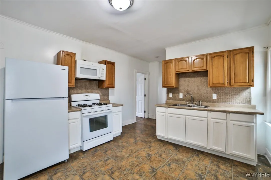 42 Buffum Street Upper, Buffalo, New York 14210, Buffalo, New York 14210, 3 Bedrooms Bedrooms, 5 Rooms Rooms,1 BathroomBathrooms,Residential Lease,Closed,42 Buffum Street Upper, Buffalo, New York 14210,0,B1644708