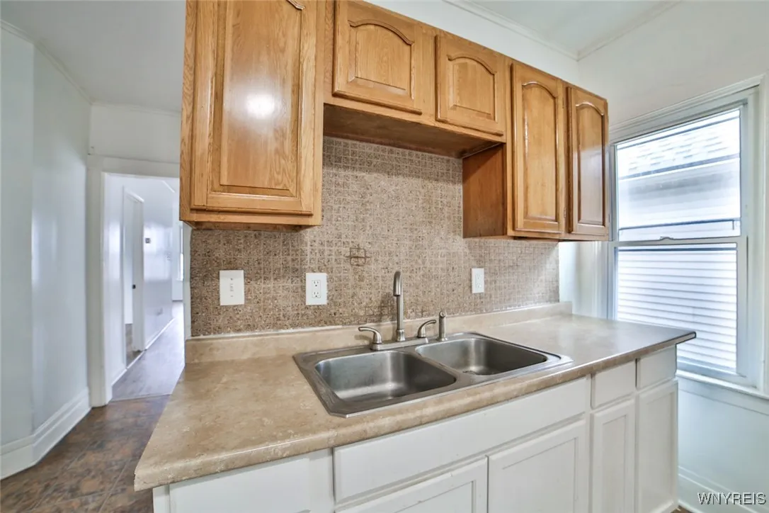 42 Buffum Street Upper, Buffalo, New York 14210, Buffalo, New York 14210, 3 Bedrooms Bedrooms, 5 Rooms Rooms,1 BathroomBathrooms,Residential Lease,Closed,42 Buffum Street Upper, Buffalo, New York 14210,0,B1644708