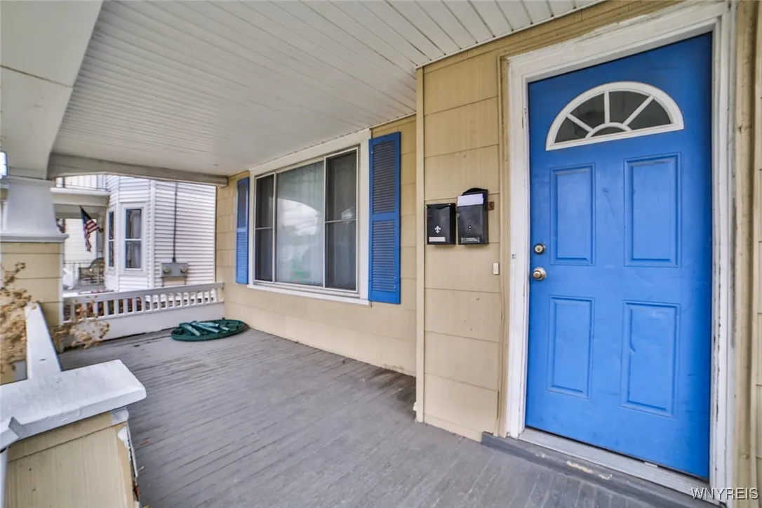 42 Buffum Street Upper, Buffalo, New York 14210, Buffalo, New York 14210, 3 Bedrooms Bedrooms, 5 Rooms Rooms,1 BathroomBathrooms,Residential Lease,Closed,42 Buffum Street Upper, Buffalo, New York 14210,0,B1644708
