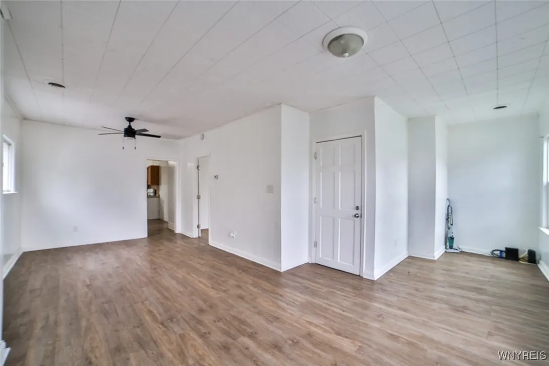 42 Buffum Street Upper, Buffalo, New York 14210, Buffalo, New York 14210, 3 Bedrooms Bedrooms, 5 Rooms Rooms,1 BathroomBathrooms,Residential Lease,Closed,42 Buffum Street Upper, Buffalo, New York 14210,0,B1644708