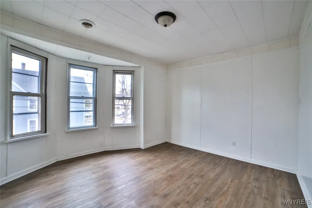 42 Buffum Street Upper, Buffalo, New York 14210, Buffalo, New York 14210, 3 Bedrooms Bedrooms, 5 Rooms Rooms,1 BathroomBathrooms,Residential Lease,Closed,42 Buffum Street Upper, Buffalo, New York 14210,0,B1644708