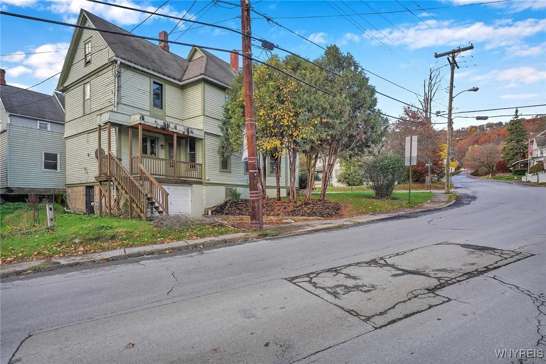 56 Williams Street, Bradford City, Pennsylvania 16, Bradford City, Pennsylvania 16701, 3 Bedrooms Bedrooms, 9 Rooms Rooms,1 BathroomBathrooms,Residential,For Sale,56 Williams Street, Bradford City, Pennsylvania 16,0,B1644079