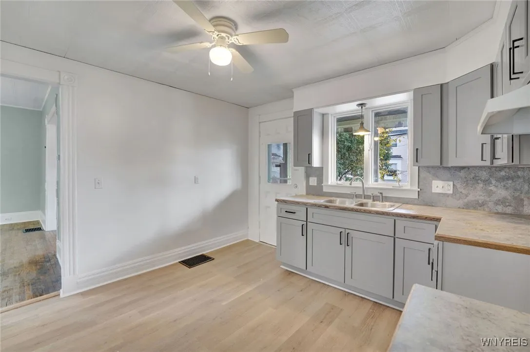 56 Williams Street, Bradford City, Pennsylvania 16, Bradford City, Pennsylvania 16701, 3 Bedrooms Bedrooms, 9 Rooms Rooms,1 BathroomBathrooms,Residential,For Sale,56 Williams Street, Bradford City, Pennsylvania 16,0,B1644079