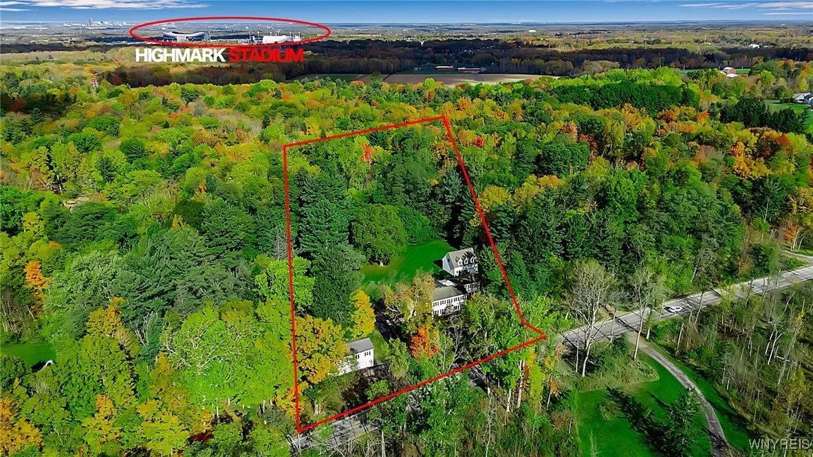 5618 Armor Duells Road, Orchard Park, New York 141, Orchard Park, New York 14127, 5 Bedrooms Bedrooms, 15 Rooms Rooms,3 BathroomsBathrooms,Residential,Closed,5618 Armor Duells Road, Orchard Park, New York 141,0,B1647153