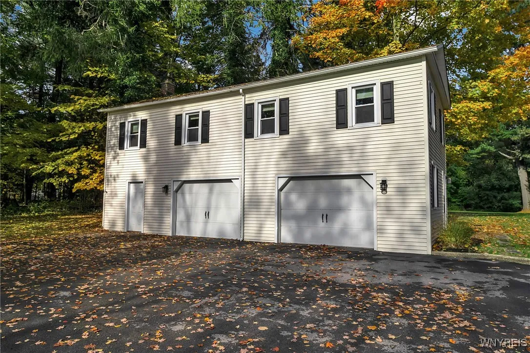 5618 Armor Duells Road, Orchard Park, New York 141, Orchard Park, New York 14127, 5 Bedrooms Bedrooms, 15 Rooms Rooms,3 BathroomsBathrooms,Residential,Closed,5618 Armor Duells Road, Orchard Park, New York 141,0,B1647153