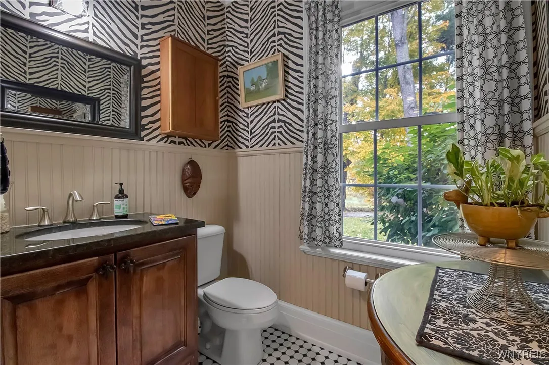 5618 Armor Duells Road, Orchard Park, New York 141, Orchard Park, New York 14127, 5 Bedrooms Bedrooms, 15 Rooms Rooms,3 BathroomsBathrooms,Residential,Closed,5618 Armor Duells Road, Orchard Park, New York 141,0,B1647153