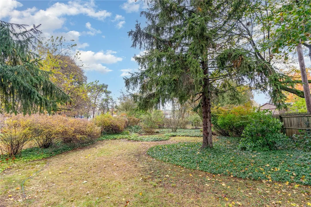 90 Durand Drive, Irondequoit, New York 14622, Irondequoit, New York 14622, 3 Bedrooms Bedrooms, 8 Rooms Rooms,2 BathroomsBathrooms,Residential,For Sale,90 Durand Drive, Irondequoit, New York 14622,0,R1647378