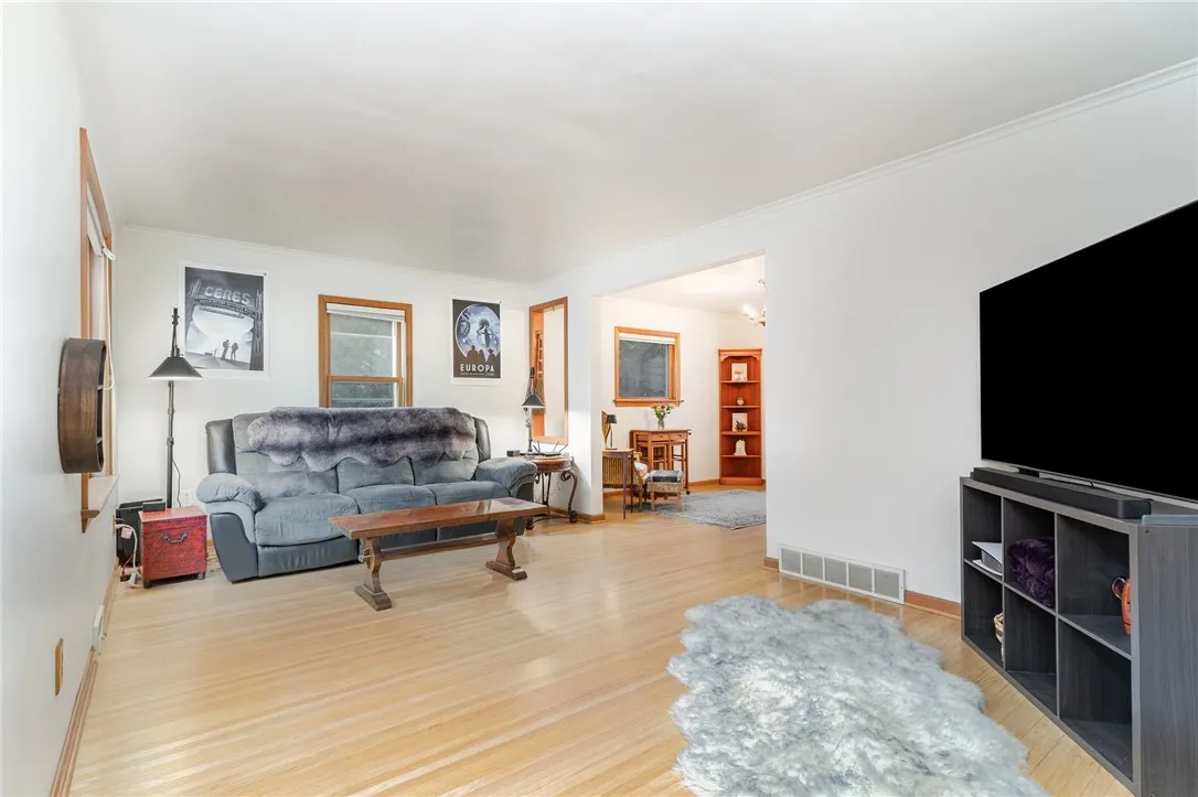 90 Durand Drive, Irondequoit, New York 14622, Irondequoit, New York 14622, 3 Bedrooms Bedrooms, 8 Rooms Rooms,2 BathroomsBathrooms,Residential,For Sale,90 Durand Drive, Irondequoit, New York 14622,0,R1647378