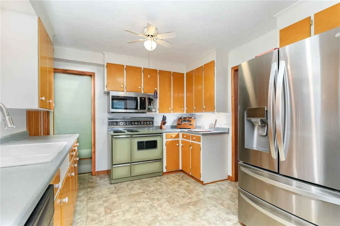 90 Durand Drive, Irondequoit, New York 14622, Irondequoit, New York 14622, 3 Bedrooms Bedrooms, 8 Rooms Rooms,2 BathroomsBathrooms,Residential,For Sale,90 Durand Drive, Irondequoit, New York 14622,0,R1647378
