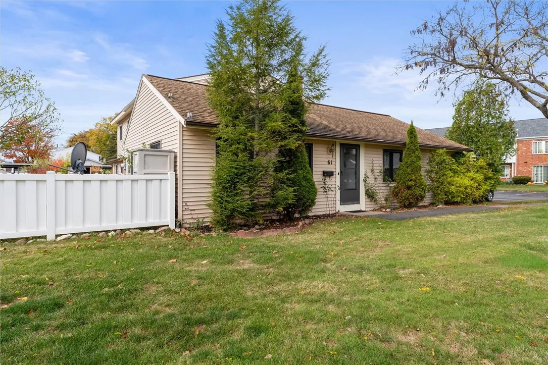61 Windsorshire Drive, Ogden, New York 14624, Ogden, New York 14624, 3 Bedrooms Bedrooms, 5 Rooms Rooms,2 BathroomsBathrooms,Residential,For Sale,61 Windsorshire Drive, Ogden, New York 14624,0,R1647501