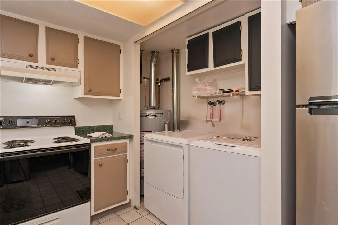 61 Windsorshire Drive, Ogden, New York 14624, Ogden, New York 14624, 3 Bedrooms Bedrooms, 5 Rooms Rooms,2 BathroomsBathrooms,Residential,For Sale,61 Windsorshire Drive, Ogden, New York 14624,0,R1647501