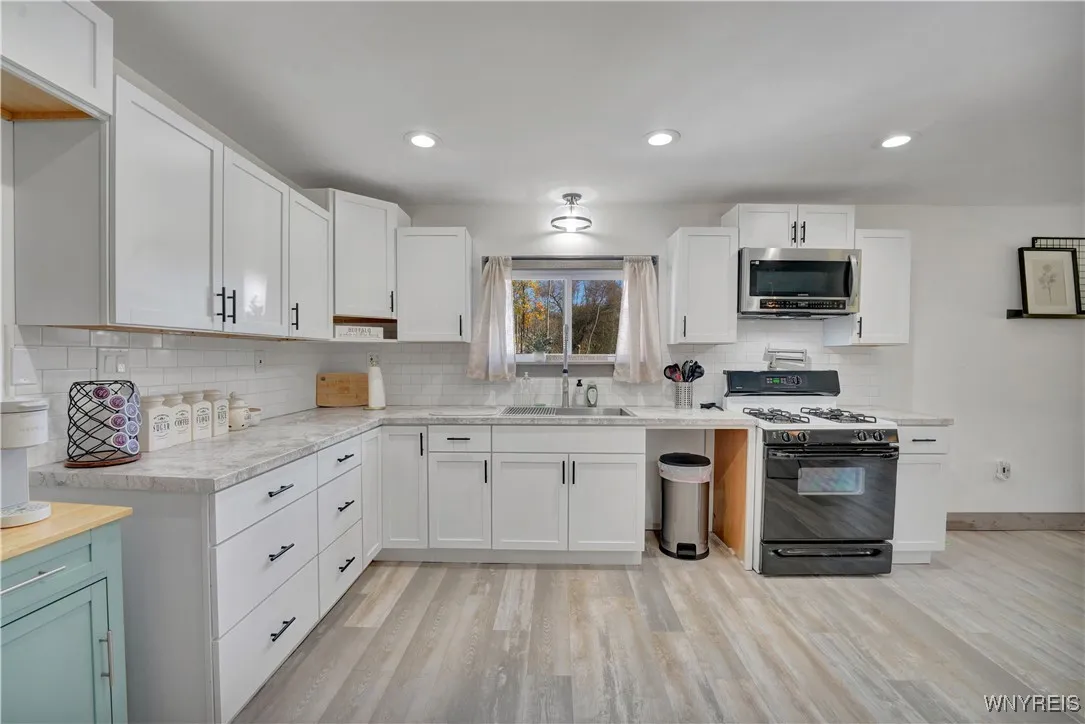 548 Herr Road, Evans, New York 14006, Evans, New York 14006, 2 Bedrooms Bedrooms, 6 Rooms Rooms,1 BathroomBathrooms,Residential,For Sale,548 Herr Road, Evans, New York 14006,0,B1647387