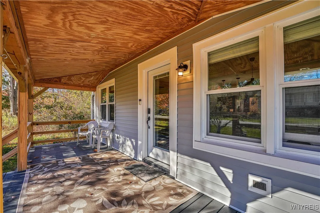 548 Herr Road, Evans, New York 14006, Evans, New York 14006, 2 Bedrooms Bedrooms, 6 Rooms Rooms,1 BathroomBathrooms,Residential,For Sale,548 Herr Road, Evans, New York 14006,0,B1647387