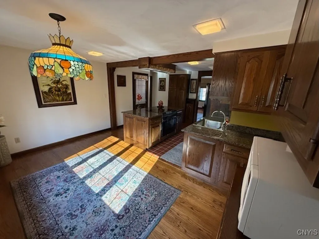 107 Sedgewick Park, New Hartford, New York 13413, New Hartford, New York 13413, 3 Bedrooms Bedrooms, 8 Rooms Rooms,2 BathroomsBathrooms,Residential,For Sale,107 Sedgewick Park, New Hartford, New York 13413,0,S1647621