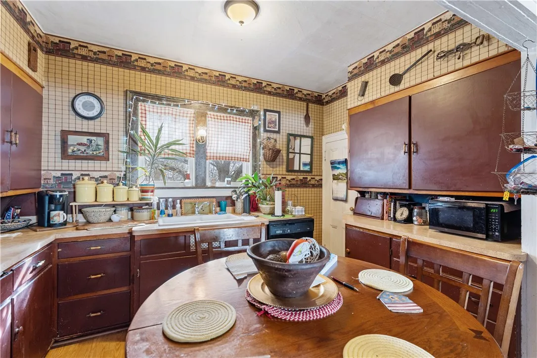 45 Osborne Street, Wellsville, New York 14895, Wellsville, New York 14895, 4 Bedrooms Bedrooms, 7 Rooms Rooms,2 BathroomsBathrooms,Residential,For Sale,45 Osborne Street, Wellsville, New York 14895,0,R1647141