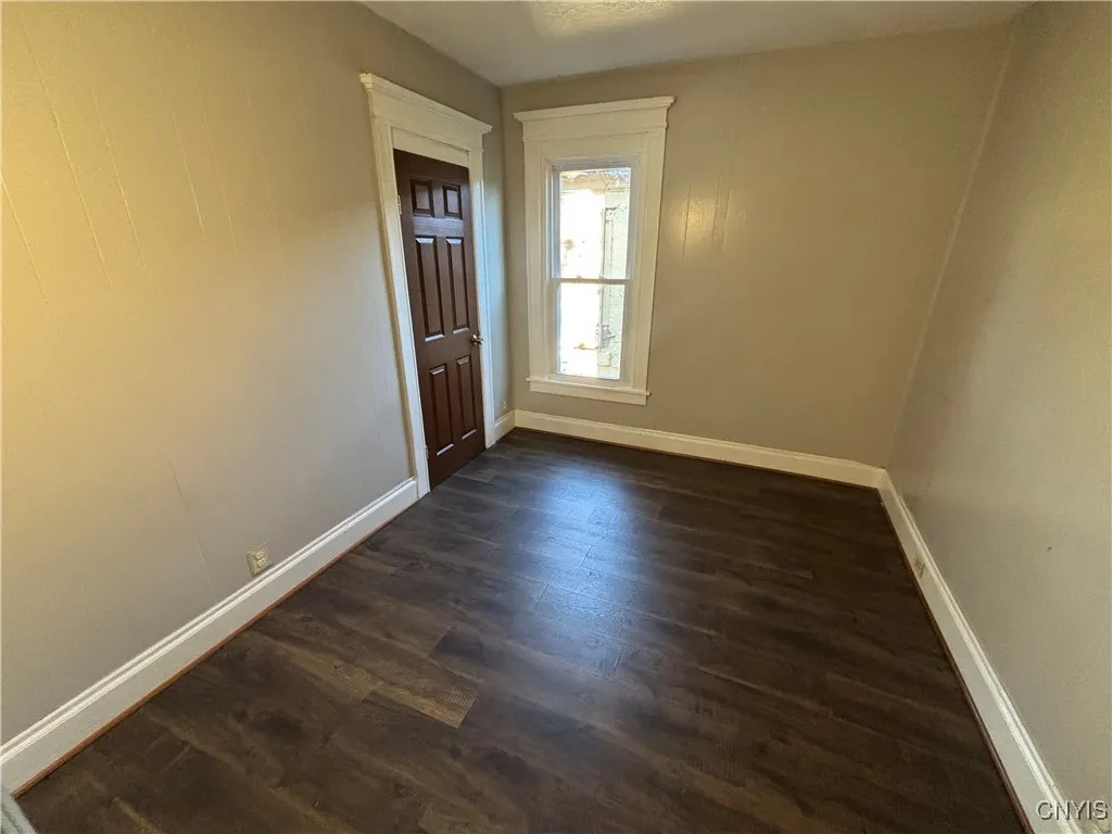 1070 South Geddes Street 1066, Syracuse, New York, Syracuse, New York 13204, 3 Bedrooms Bedrooms, 6 Rooms Rooms,1 BathroomBathrooms,Residential Lease,For Rent,1070 South Geddes Street 1066, Syracuse, New York ,0,S1647529