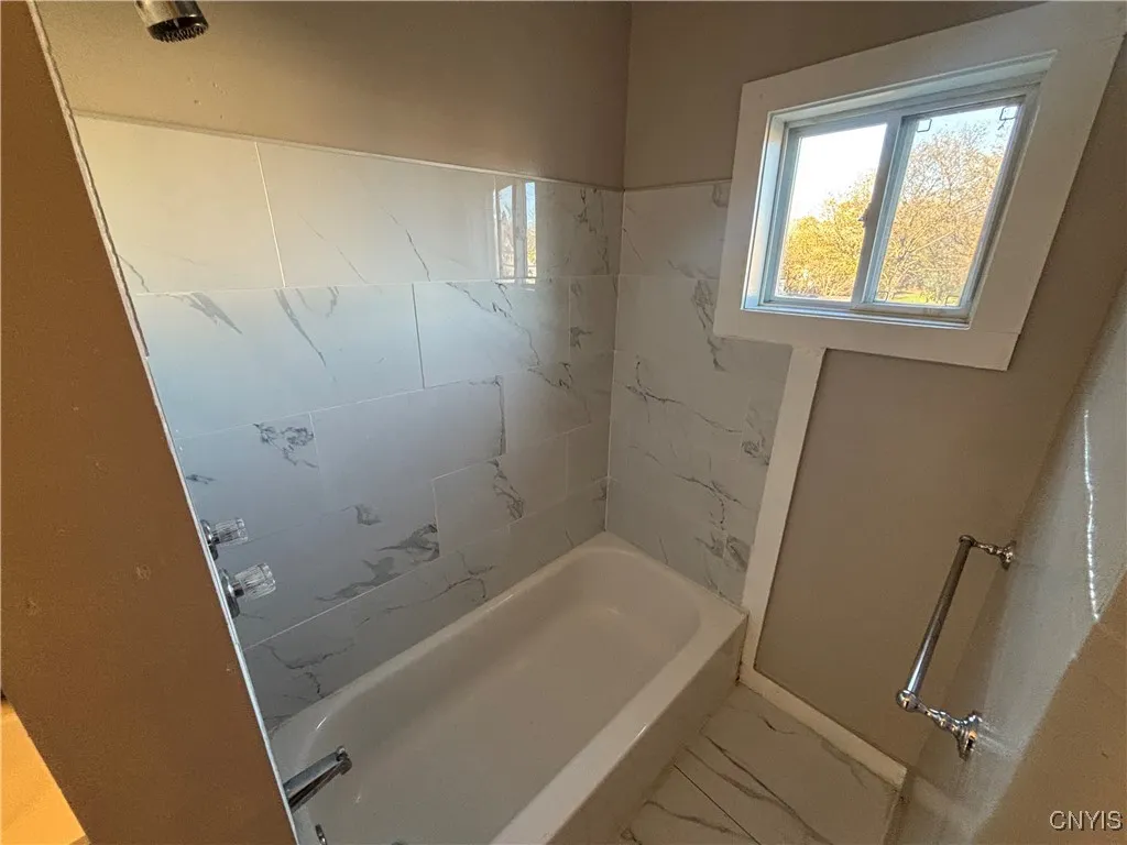1070 South Geddes Street 1066, Syracuse, New York, Syracuse, New York 13204, 3 Bedrooms Bedrooms, 6 Rooms Rooms,1 BathroomBathrooms,Residential Lease,For Rent,1070 South Geddes Street 1066, Syracuse, New York ,0,S1647529
