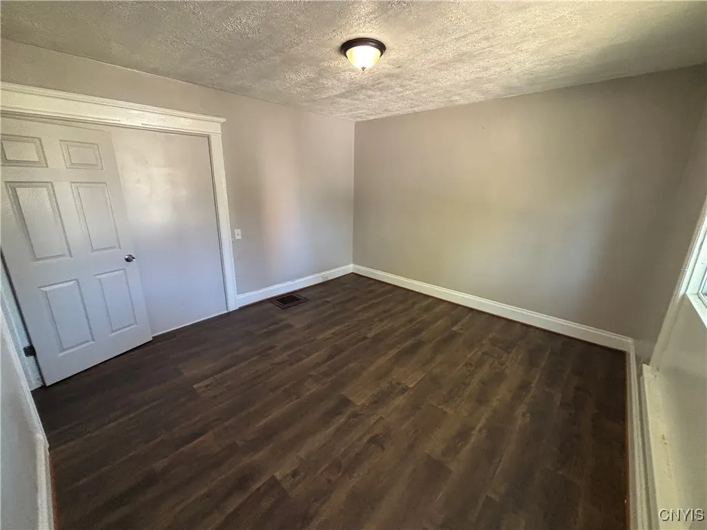 1070 South Geddes Street 1066, Syracuse, New York, Syracuse, New York 13204, 3 Bedrooms Bedrooms, 6 Rooms Rooms,1 BathroomBathrooms,Residential Lease,For Rent,1070 South Geddes Street 1066, Syracuse, New York ,0,S1647529