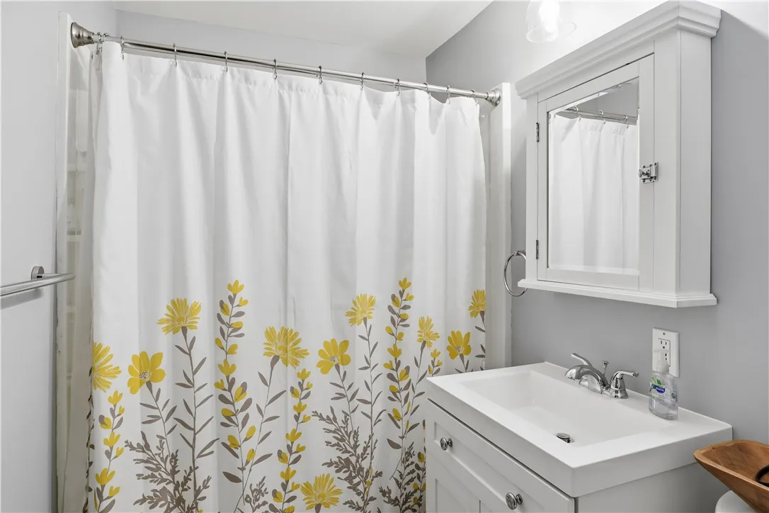 305 Pond Road, Mendon, New York 14472, Mendon, New York 14472, 5 Bedrooms Bedrooms, 13 Rooms Rooms,4 BathroomsBathrooms,Residential,For Sale,305 Pond Road, Mendon, New York 14472,0,R1647622