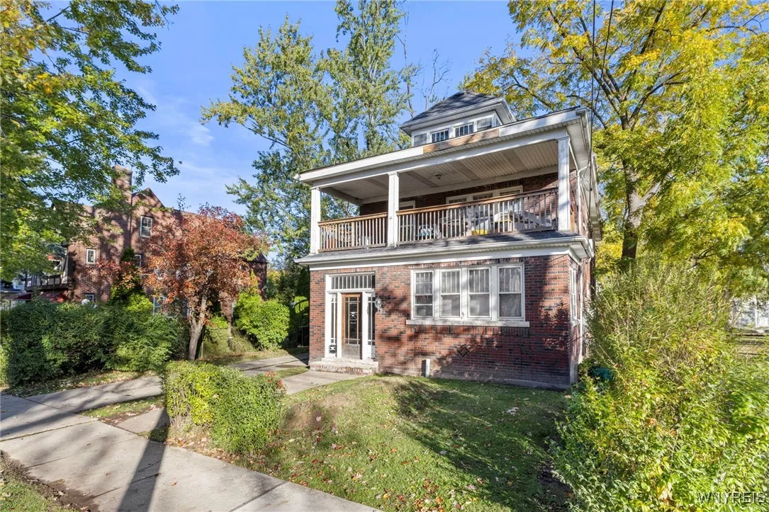 1130 Cleveland Avenue, Niagara Falls, New York 143, Niagara Falls, New York 14305, 7 Bedrooms Bedrooms, ,3 BathroomsBathrooms,Residential,For Sale,1130 Cleveland Avenue, Niagara Falls, New York 143,0,B1645747