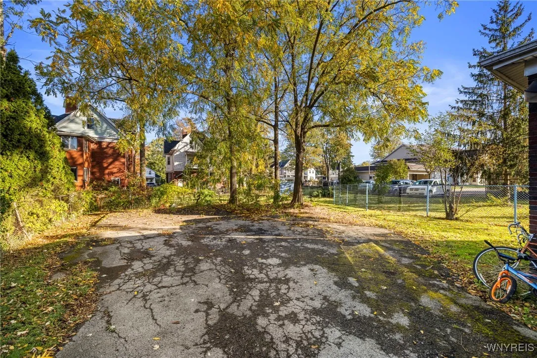 1130 Cleveland Avenue, Niagara Falls, New York 143, Niagara Falls, New York 14305, 7 Bedrooms Bedrooms, ,3 BathroomsBathrooms,Residential,For Sale,1130 Cleveland Avenue, Niagara Falls, New York 143,0,B1645747