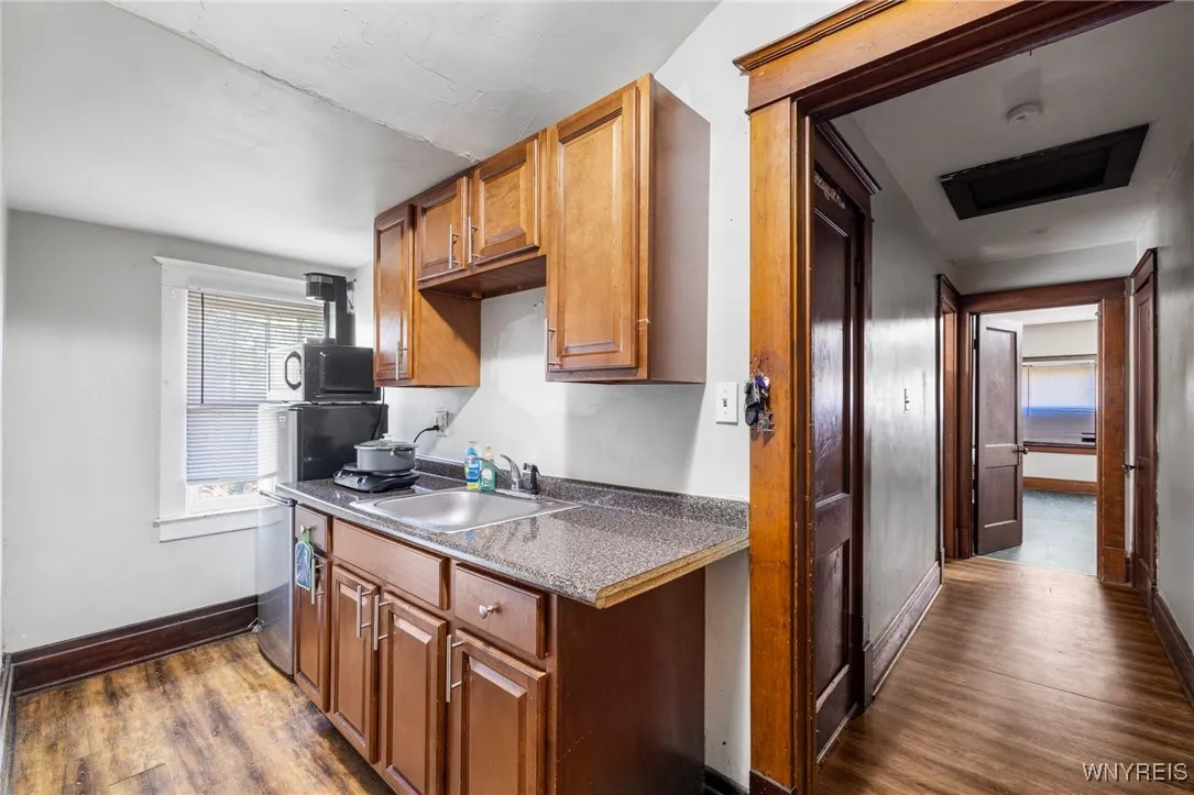 1130 Cleveland Avenue, Niagara Falls, New York 143, Niagara Falls, New York 14305, 7 Bedrooms Bedrooms, ,3 BathroomsBathrooms,Residential,For Sale,1130 Cleveland Avenue, Niagara Falls, New York 143,0,B1645747