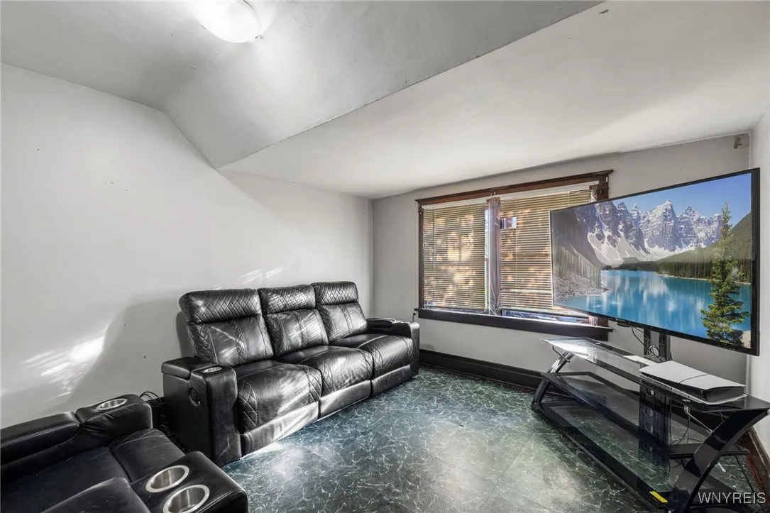 1130 Cleveland Avenue, Niagara Falls, New York 143, Niagara Falls, New York 14305, 7 Bedrooms Bedrooms, ,3 BathroomsBathrooms,Residential,For Sale,1130 Cleveland Avenue, Niagara Falls, New York 143,0,B1645747