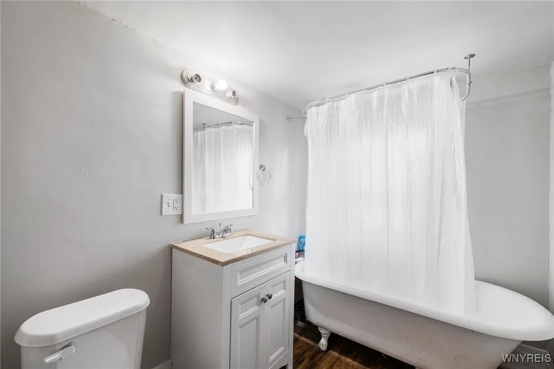 1130 Cleveland Avenue, Niagara Falls, New York 143, Niagara Falls, New York 14305, 7 Bedrooms Bedrooms, ,3 BathroomsBathrooms,Residential,For Sale,1130 Cleveland Avenue, Niagara Falls, New York 143,0,B1645747