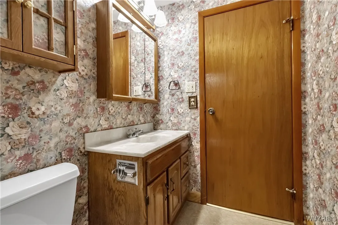 50 Vanderbilt Avenue, Cheektowaga, New York 14043, Cheektowaga, New York 14043, 4 Bedrooms Bedrooms, 7 Rooms Rooms,2 BathroomsBathrooms,Residential,For Sale,50 Vanderbilt Avenue, Cheektowaga, New York 14043,0,B1647534