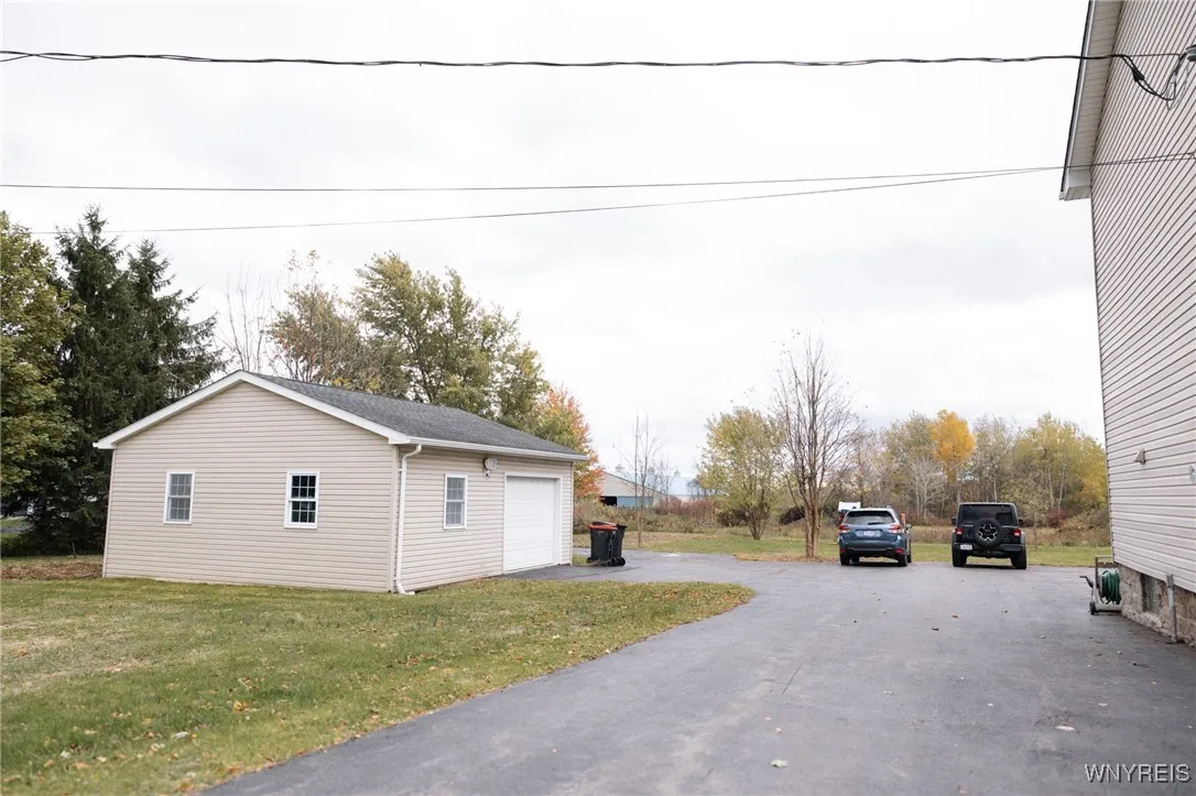 8484 Chestnut Ridge Road, Royalton, New York 14067, Royalton, New York 14067, 3 Bedrooms Bedrooms, 9 Rooms Rooms,2 BathroomsBathrooms,Residential,For Sale,8484 Chestnut Ridge Road, Royalton, New York 14067,0,B1644840