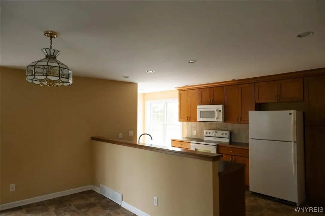 8484 Chestnut Ridge Road, Royalton, New York 14067, Royalton, New York 14067, 3 Bedrooms Bedrooms, 9 Rooms Rooms,2 BathroomsBathrooms,Residential,For Sale,8484 Chestnut Ridge Road, Royalton, New York 14067,0,B1644840