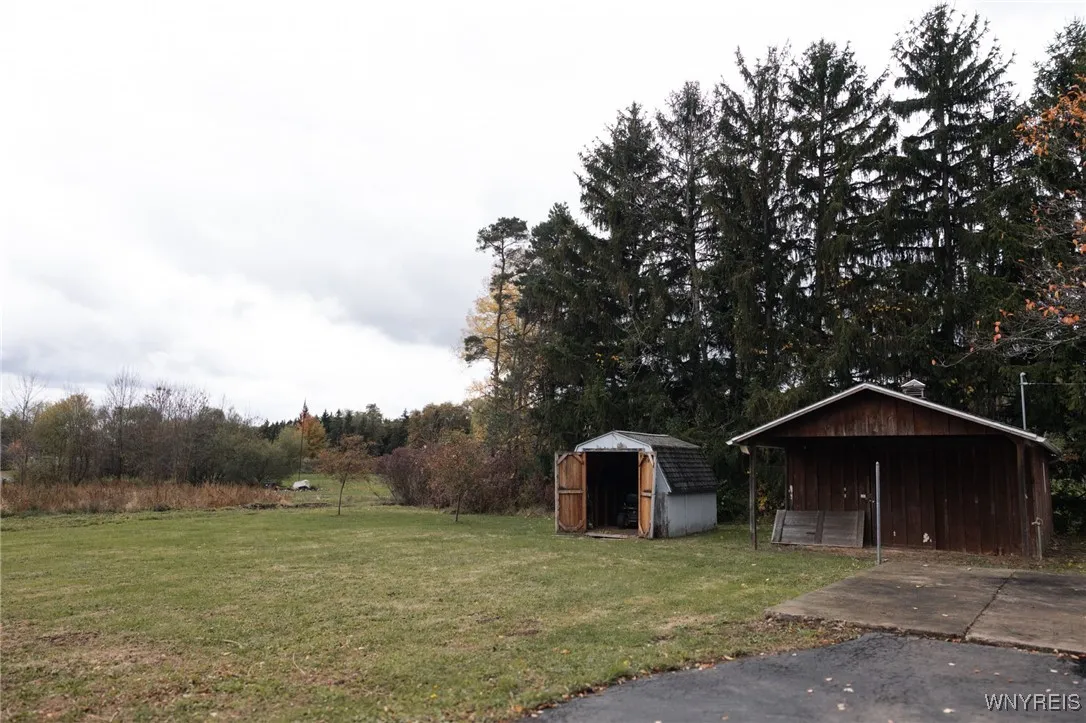 8484 Chestnut Ridge Road, Royalton, New York 14067, Royalton, New York 14067, 3 Bedrooms Bedrooms, ,2 BathroomsBathrooms,Residential,For Sale,8484 Chestnut Ridge Road, Royalton, New York 14067,0,B1643404